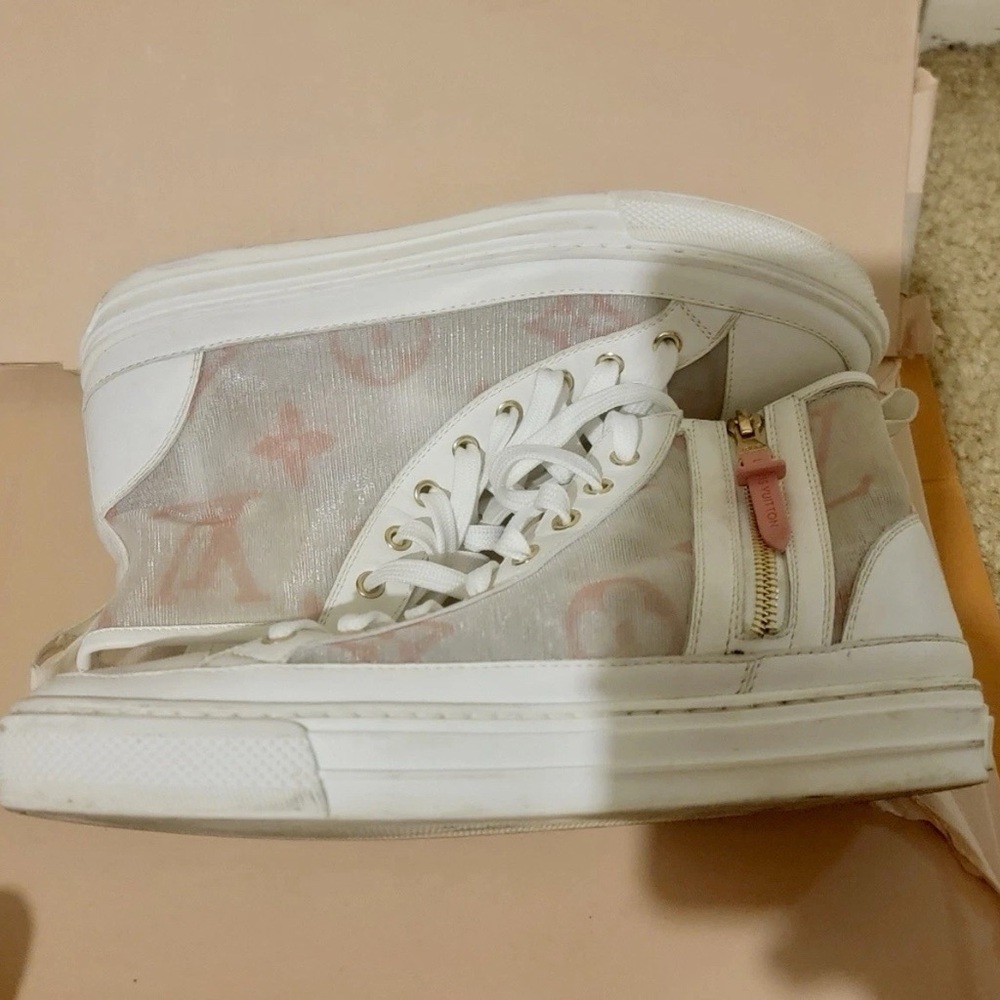 AUTHENTIC Louis Vuitton Giant Monogram Stellar Trainers Pink, Size 40